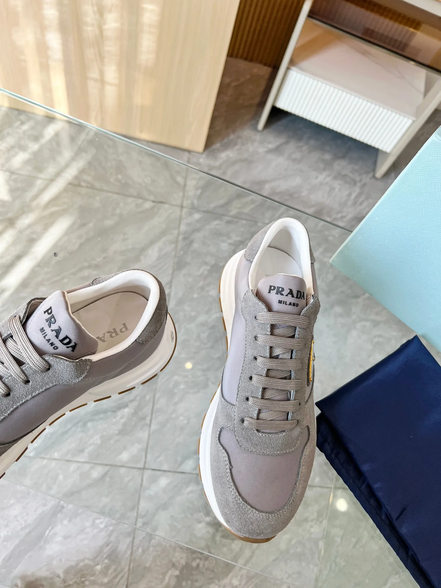 👟👟Ex-factory price 520👟👟 Prada "PRADA.." 2024 explosive model for couples has been shipped. , original version developed 1:1, fabric: waterproof cement nylon cloth, lining: sheepskin, foot weight: sheepskin, 35--46 yards, "34 and 41 yards can be customized without return"